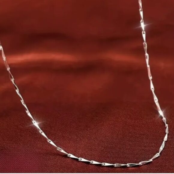 Tear Drop Amethyst Silver Setting Necklace NEW - Picture 3 of 3